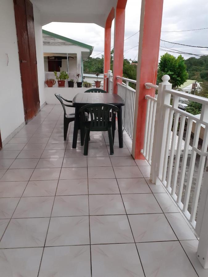 Loca Vacances Sainte-Anne  Buitenkant foto